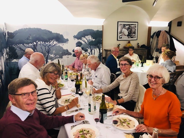 Middagi Lyon Resan till Lyon blev både dramatisk och intressant