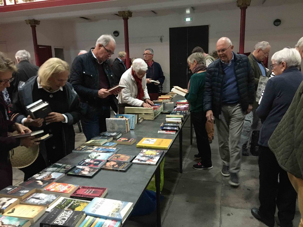 Bokbytardagen_feb2020_7 Berättar och bokbytarkväll i Marseillan
